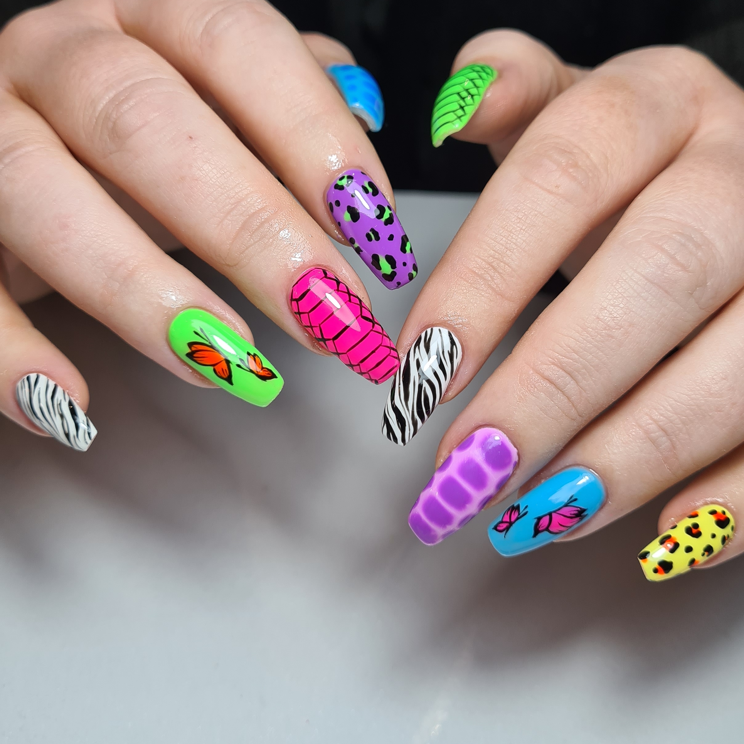 Multi pattern nails